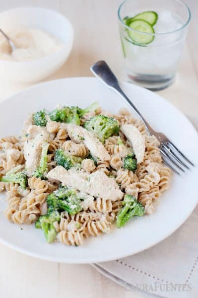 skillet chicken and brocoli alfredo recipe - laurafuentes