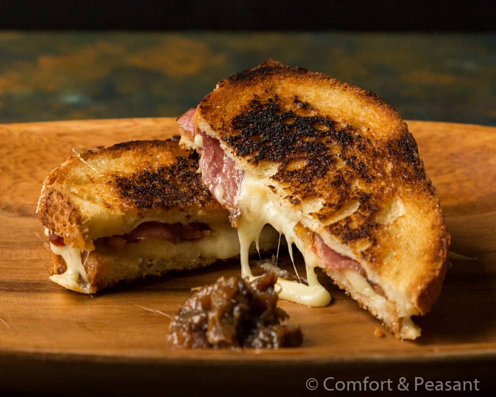 SMOKED CHEDDAR AND BACON GRILLED CHEESE - Comfort & Peasant