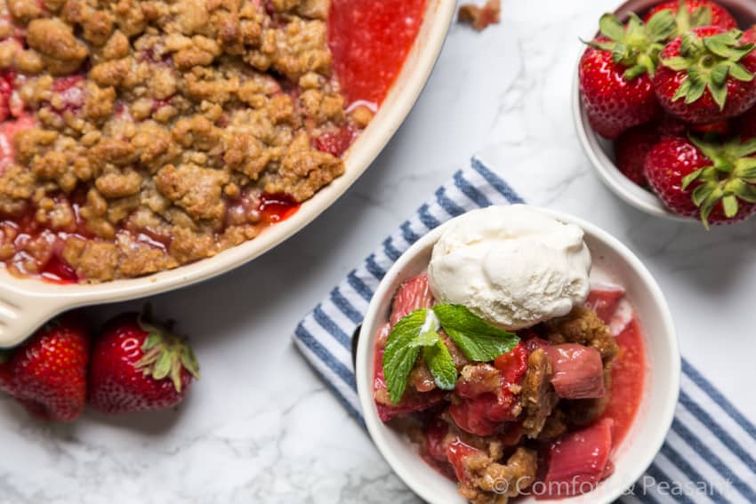 STRAWBERRY RHUBARB CRUMBLE - Comfort & Peasant